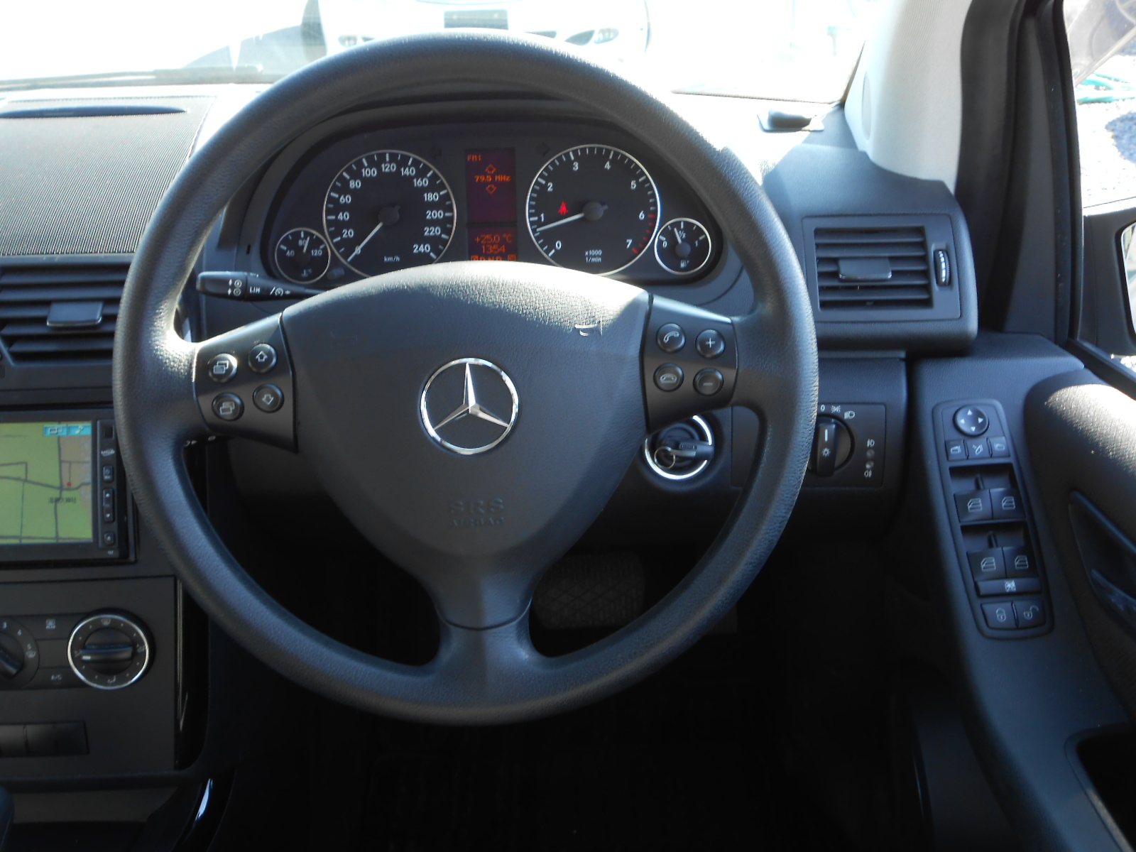 ベンツ A170 1オーナー 正規ディーラー車 ETC（コスモスブラック）